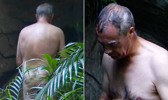 Cựu chính trị gia Nigel Farage khỏa thân trên sóng truyền hình quốc gia Anh. Ảnh: ITV. Cựu chính trị gia Nigel Farage khỏa thân trên sóng truyền hình quốc gia Anh. Ảnh: ITV.