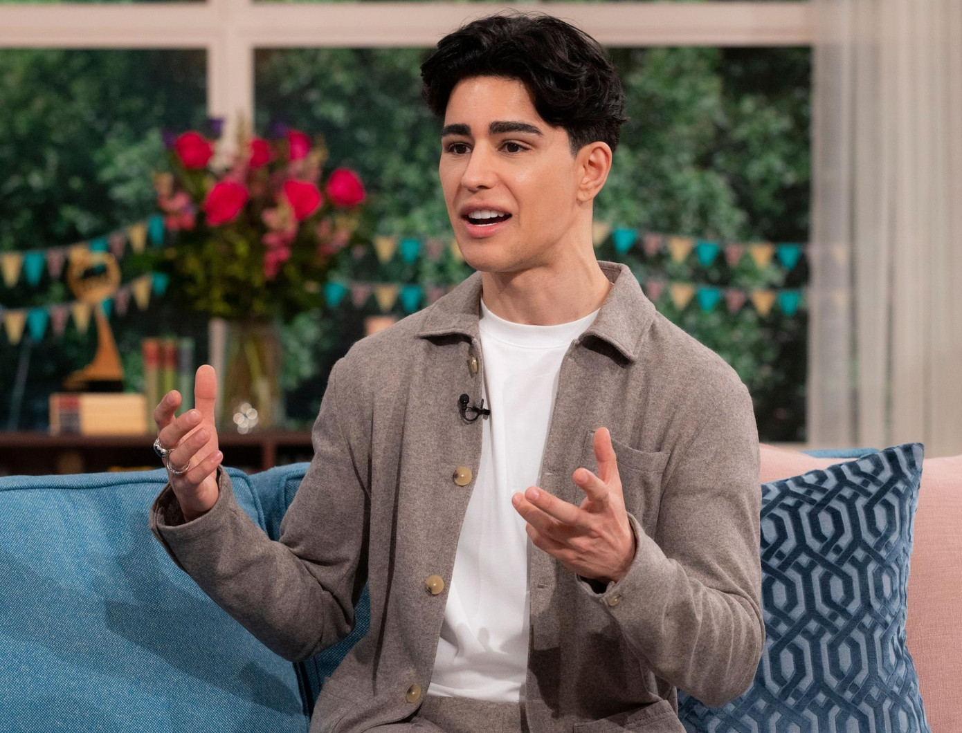 Omid Scobie cho biết tư liệu viết sách được dẫn từ những nguồn đáng tin cậy và biết rõ sự tình về Harry và Meghan. Ảnh: Shutterstock. Omid Scobie cho biết tư liệu viết sách được dẫn từ những nguồn đáng tin cậy và biết rõ sự tình về Harry và Meghan. Ảnh: Shutterstock.