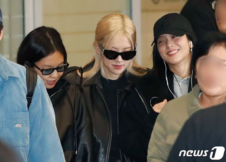 Jisoo, Jennie và Rosé trở về Hàn Quốc sau chuyến đi đến Anh. Ảnh: News1. Jisoo, Jennie và Rosé trở về Hàn Quốc sau chuyến đi đến Anh. Ảnh: News1.