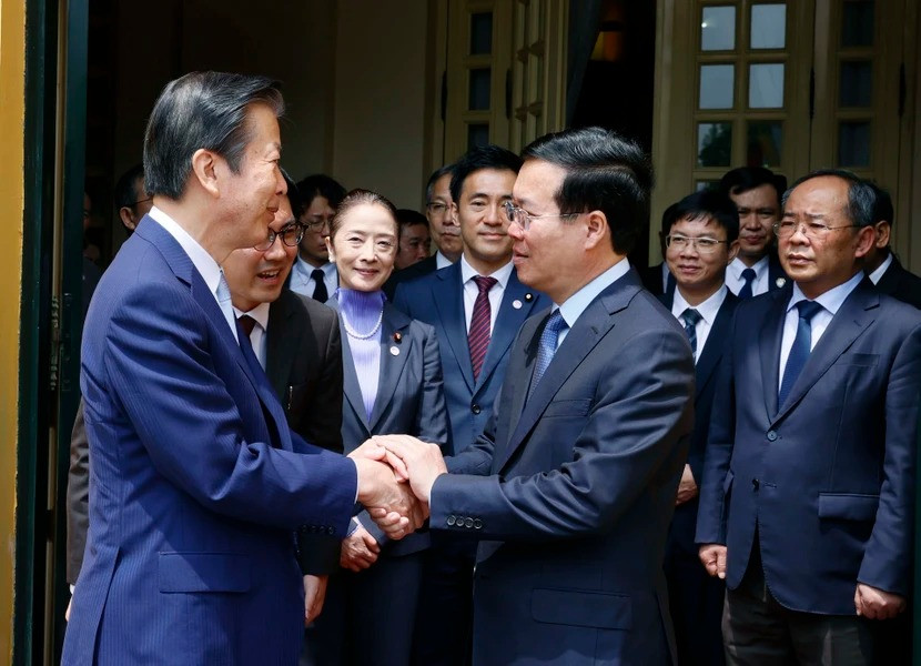 Chủ tịch nước Võ Văn Thưởng tiếp Chủ tịch Đảng Công minh Nhật Bản Yamaguchi. (Ảnh: Thống Nhất/ TTXVN)