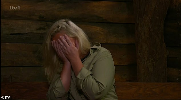 Josie Gibson xấu hổ nhớ lại cảnh bạn đồng hành khỏa thân. Ảnh: ITV. Josie Gibson xấu hổ nhớ lại cảnh bạn đồng hành khỏa thân. Ảnh: ITV.