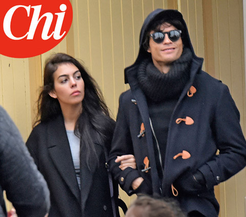 Gu thời trang của người tình Ronaldo: Bụi bặm và giản dị ảnh 1