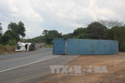 BẢN TIN ATGT: Bị tàu hỏa kéo lê hơn 100m, cụ ông tử vong ảnh 4