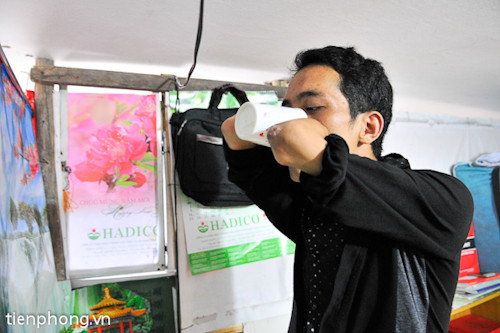 Lở đã rèn luyện để có thể tự làm những việc