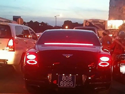 Xe Bentley biển số xanh của Cty TNHH 1 thành viên Thương mại - Du lịch Sabeco. Ảnh: Internet. 