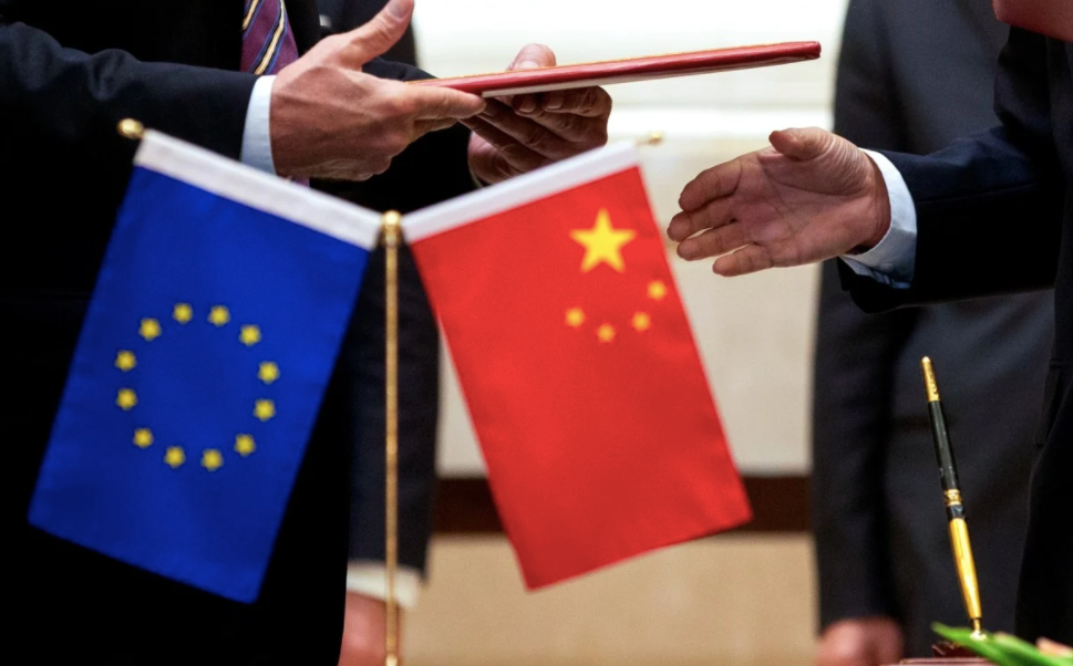 Quan hệ giữa EU và Trung Quốc đang căng thẳng vì nhiều khúc mắc. (Ảnh: AP)