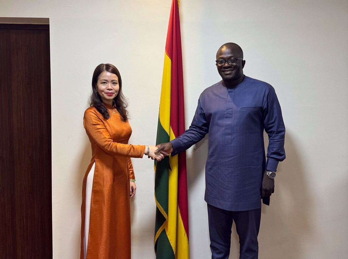 Thứ trưởng Bộ Ngoại giao Nguyễn Minh Hằng gặp Bộ trưởng Bộ Lương thực và Nông nghiệp Ghana Bryan Acheampong. (Ảnh: Mofa)