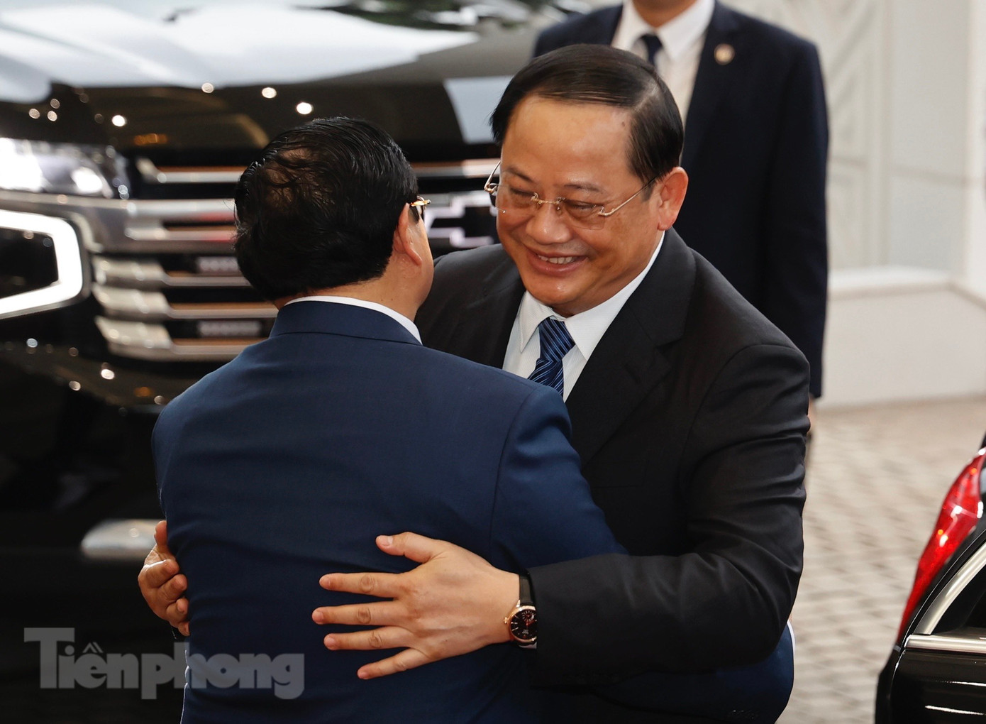 Thủ tướng Phạm Minh Chính đón Thủ tướng Lào Sonexay Siphandone chiều 22/4. (Ảnh: Như Ý)