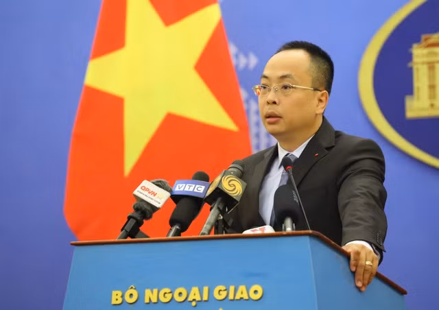 Phó Phát ngôn viên Bộ Ngoại giao Đoàn Khắc Việt.