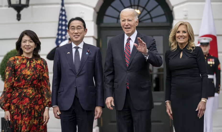 Tổng thống Mỹ Joe Biden và Phu nhân cùng Thủ tướng Nhật Bản Fumio Kishida và Phu nhân. (Ảnh: Rex) Tổng thống Mỹ Joe Biden và Phu nhân cùng Thủ tướng Nhật Bản Fumio Kishida và Phu nhân. (Ảnh: Rex)
