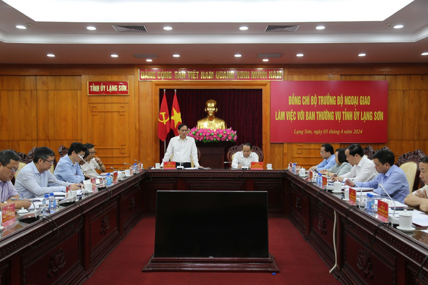 Bộ trưởng Ngoại giao Bùi Thanh Sơn làm việc với tỉnh Lạng Sơn, ngày 3/4. (Ảnh: Mofa) Bộ trưởng Ngoại giao Bùi Thanh Sơn làm việc với tỉnh Lạng Sơn, ngày 3/4. (Ảnh: Mofa)