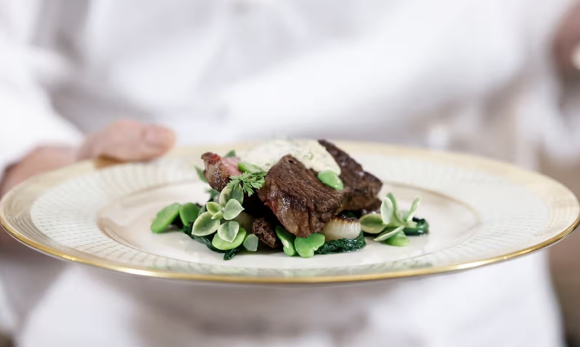 Món thịt bò thượng hạng được đầu bếp của Nhà Trắng chuẩn bị. (Ảnh: Getty) Món thịt bò thượng hạng được đầu bếp của Nhà Trắng chuẩn bị. (Ảnh: Getty)