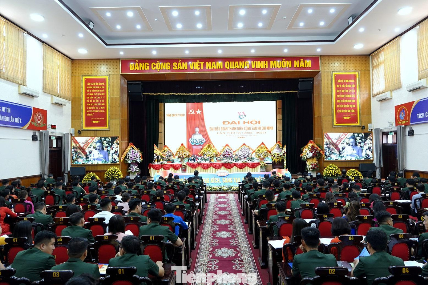 Quang cảnh đại hội