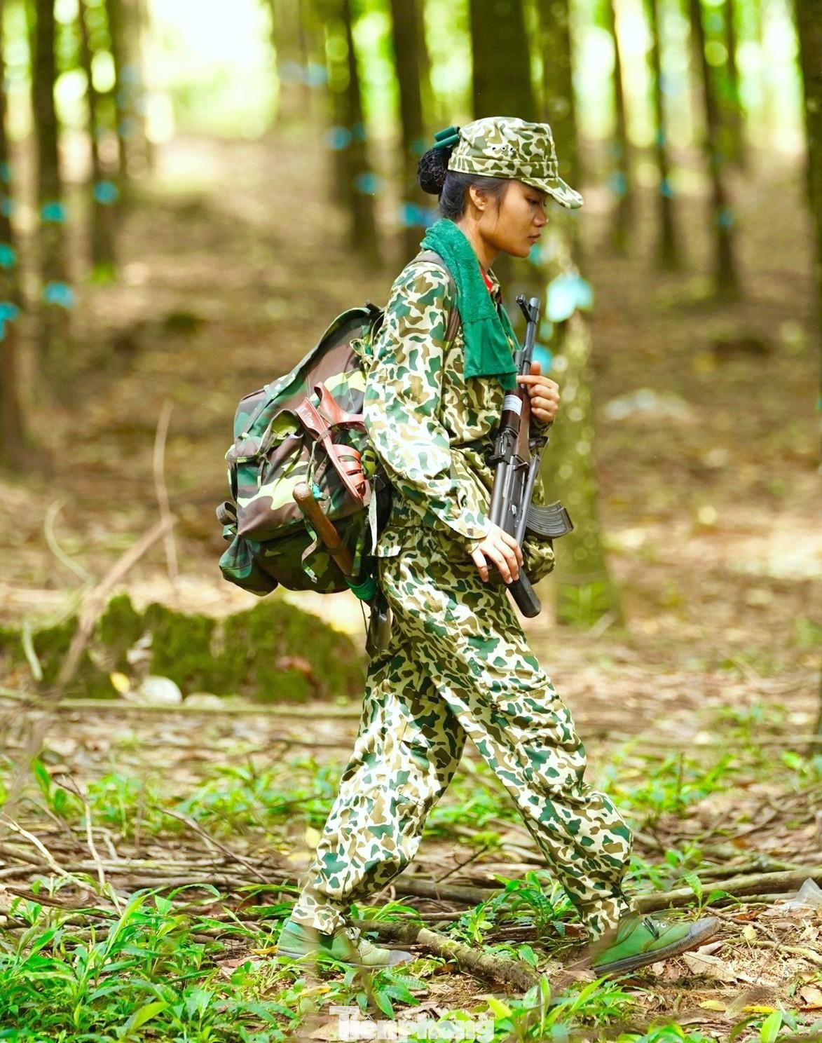 “Thông qua mỗi hội thi, hội thao tôi đã học được nhiều kiến thức mới để ngày càng trưởng thành hơn, làm hành trang cho tôi tiếp bước trên con đường binh nghiệp”, Thiếu úy quân nhân chuyên nghiệp Nguyễn Thị Thùy Dung nói.