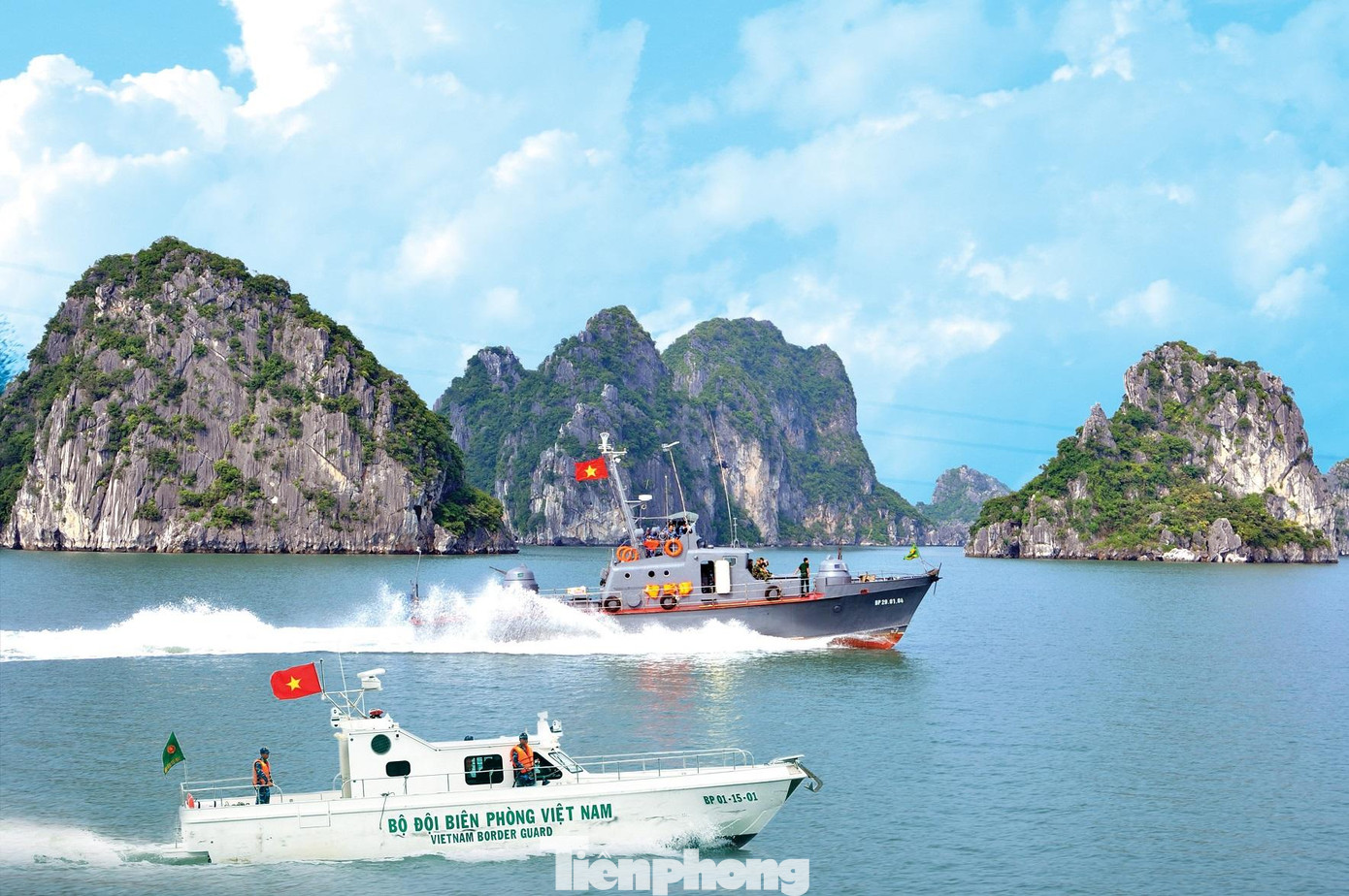 Tuổi trẻ các hải đoàn, hải đội Biên phòng đã xung kích trong nhiệm vụ xua đuổi, bắt giữ hàng ngàn lượt tàu thuyền nước ngoài xâm nhập, khai thác trộm hải sản. Thường xuyên tuyên truyền, vận động quần chúng nhân dân, chấp hành nghiêm chủ trương, đường lối của Đảng, chính sách, pháp luật của Nhà nước, các quy chế, quy định ở khu vực biên giới; vận động ngư dân tiếp tục ra khơi, bám biển khẳng định chủ quyền lãnh thổ.