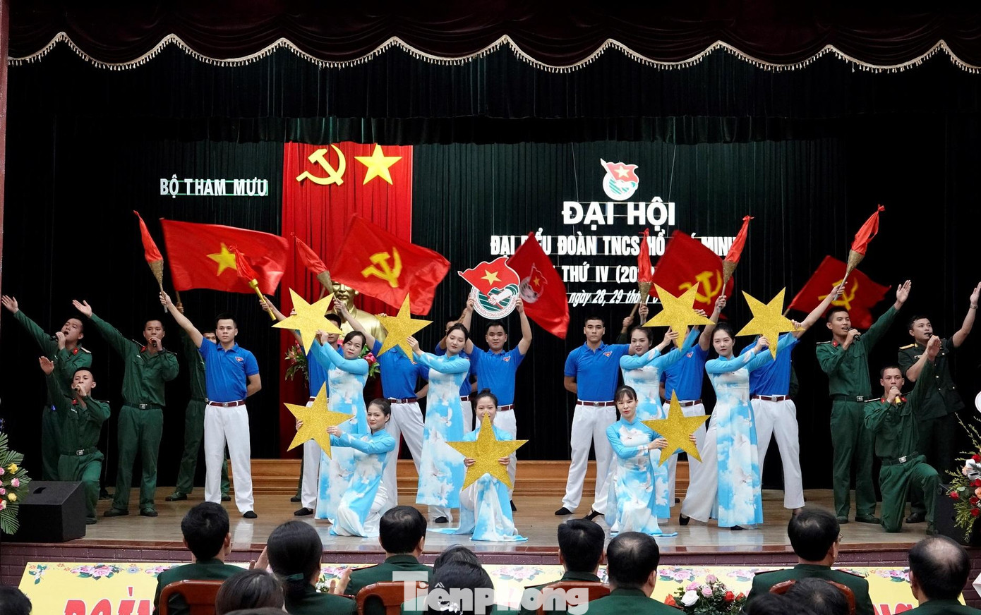 Đoàn viên thanh niên BTM biểu diễn văn nghệ chào mừng đại hội