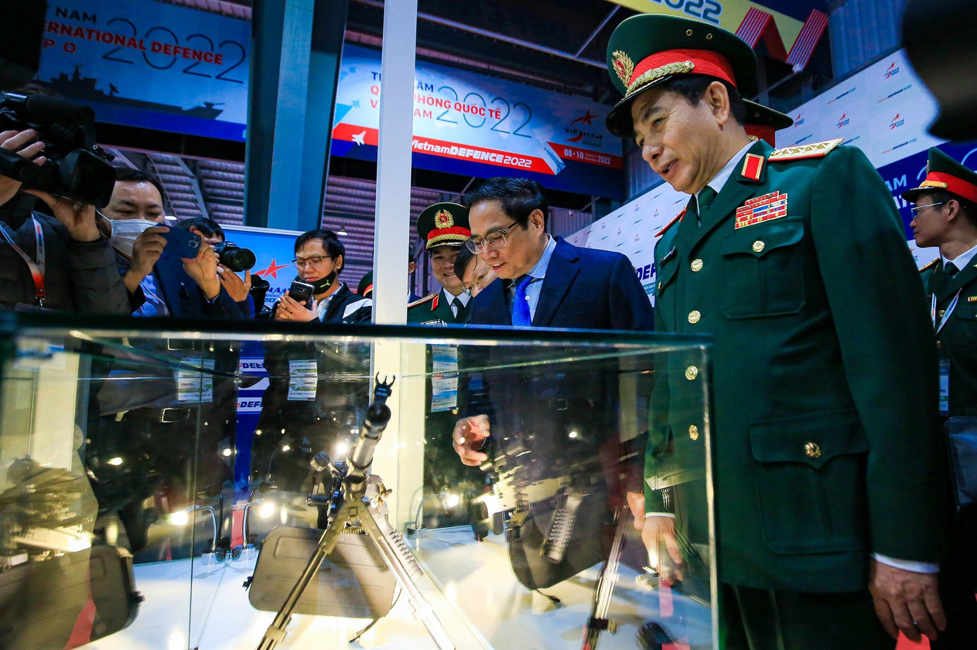 Tại triển lãm, các doanh nghiệp quốc phòng trong nước và quốc tế trưng bày và giới thiệu các trang thiết bị quân sự, vũ khí, giải pháp công nghệ cho tất cả các lực lượng Hải quân, Lục quân, Phòng không - Không quân, tác chiến không gian mạng, hậu cần, kỹ thuật.