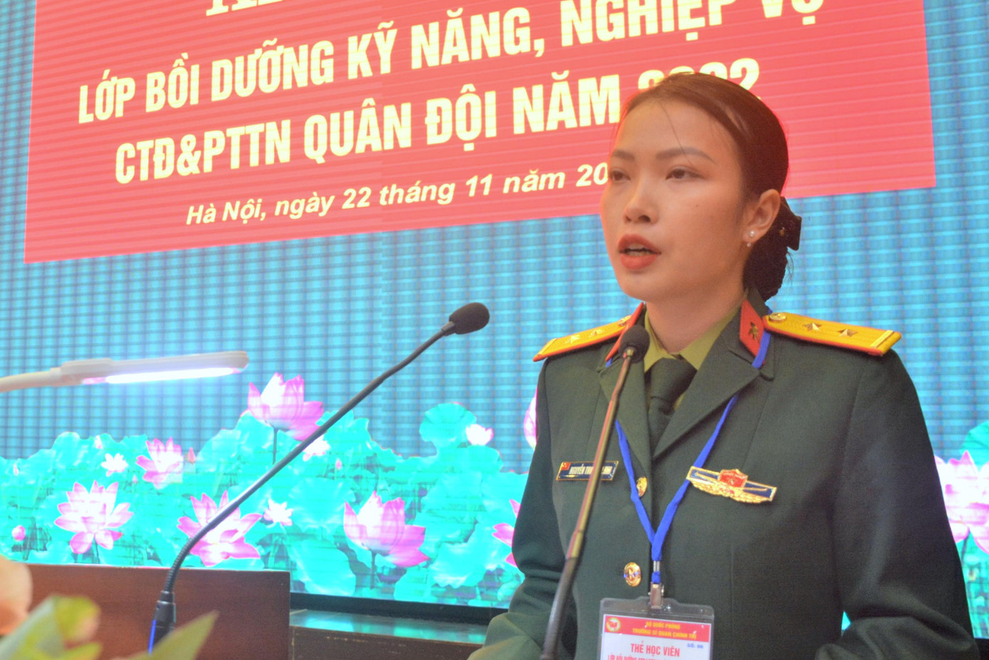 Trung úy Nguyễn Thu Bảo Linh phát biểu tại lễ khai mạc Trung úy Nguyễn Thu Bảo Linh phát biểu tại lễ khai mạc