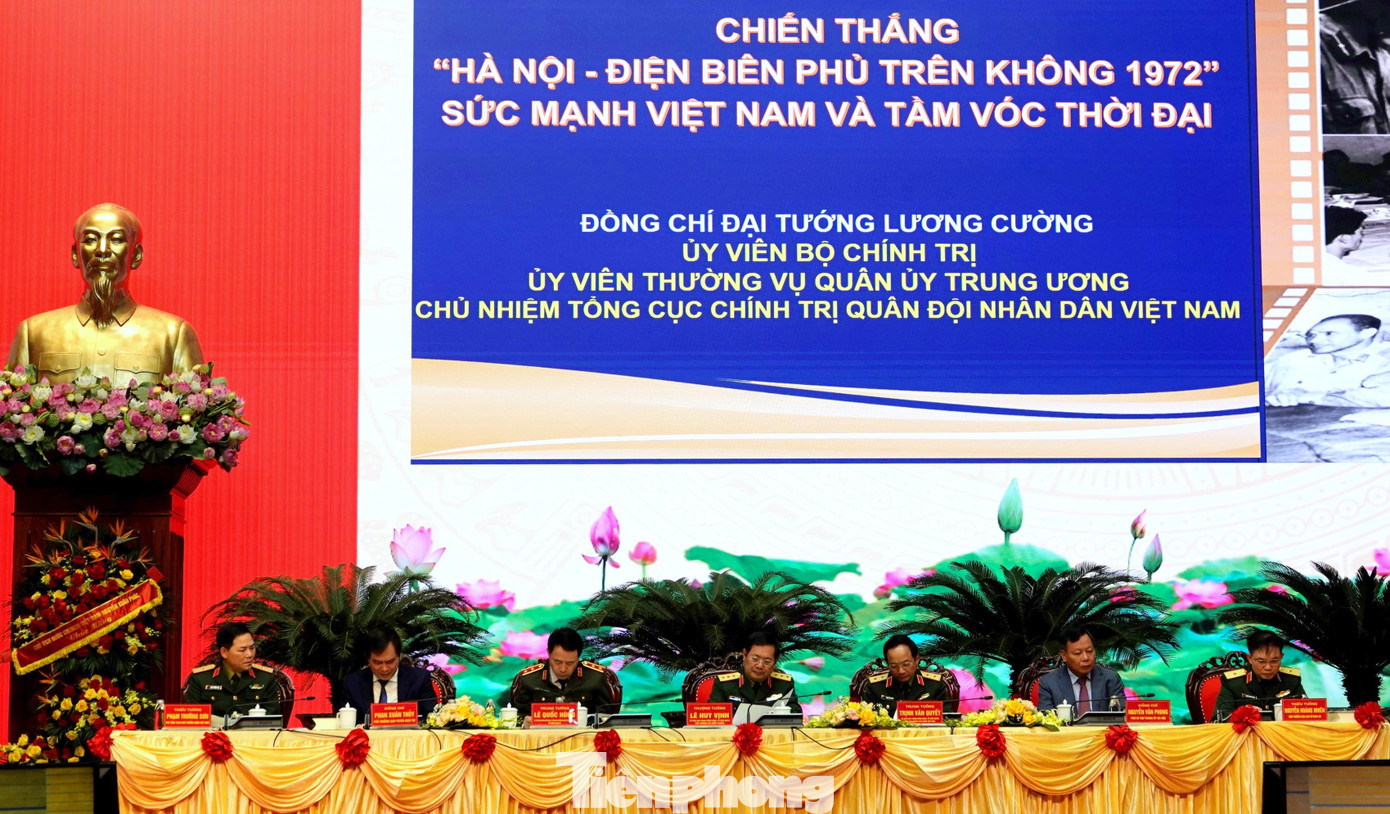 Đoàn Chủ tịch điều hành hội thảo