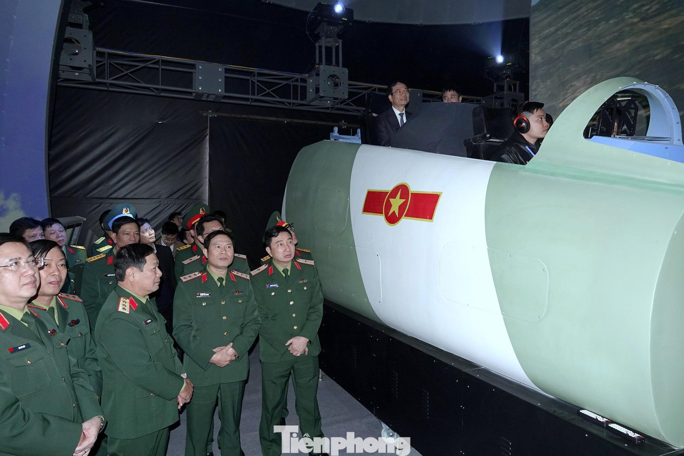 Hệ thống mô phỏng buồng lái Su-30 do Tập đoàn Viettel phối hợp với Quân chủng Phòng không - Không quân thiết kế, chế tạo với nhiều ưu điểm về tính năng, hiệu quả