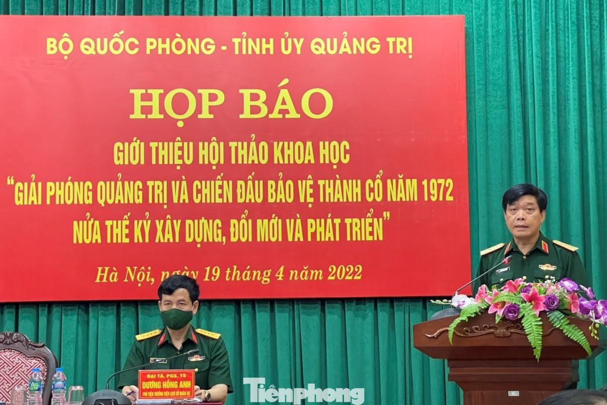 Thiếu tướng Đỗ Thanh Phong - Phó Cục trưởng Cục Tuyên huấn (Tổng cục Chính trị Quân đội nhân dân Việt Nam) phát biểu tại họp báo, chiều 19/4 Thiếu tướng Đỗ Thanh Phong - Phó Cục trưởng Cục Tuyên huấn (Tổng cục Chính trị Quân đội nhân dân Việt Nam) phát biểu tại họp báo, chiều 19/4