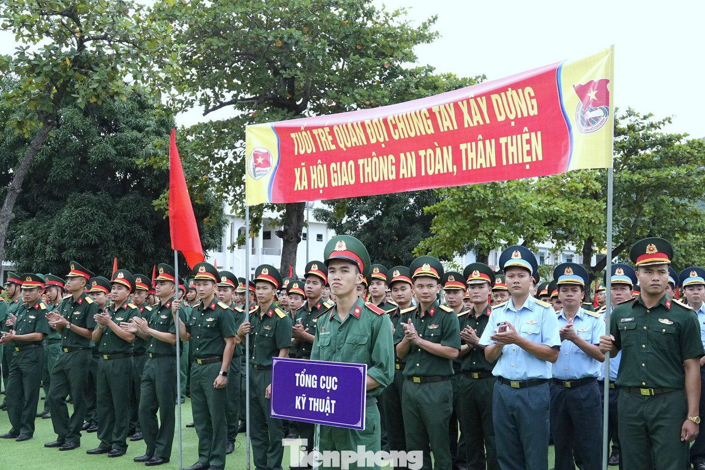 Đông đảo ĐVTN các đơn vị đã sôi nổi hưởng ứng và tham gia ngày hội