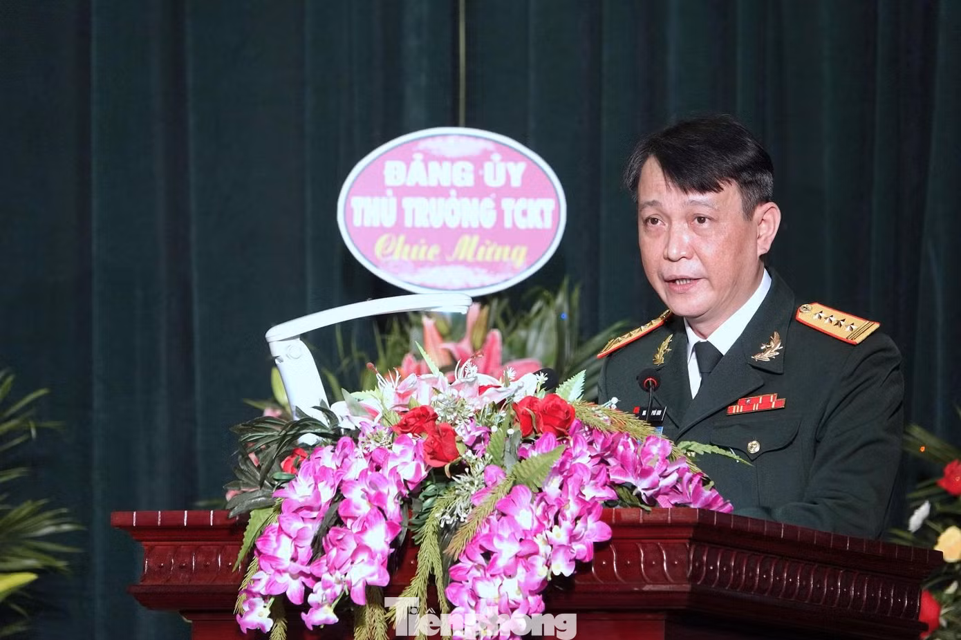 Đại tá Nguyễn Phú Anh, Chính ủy nhà trường phát biểu chỉ đạo đại hội