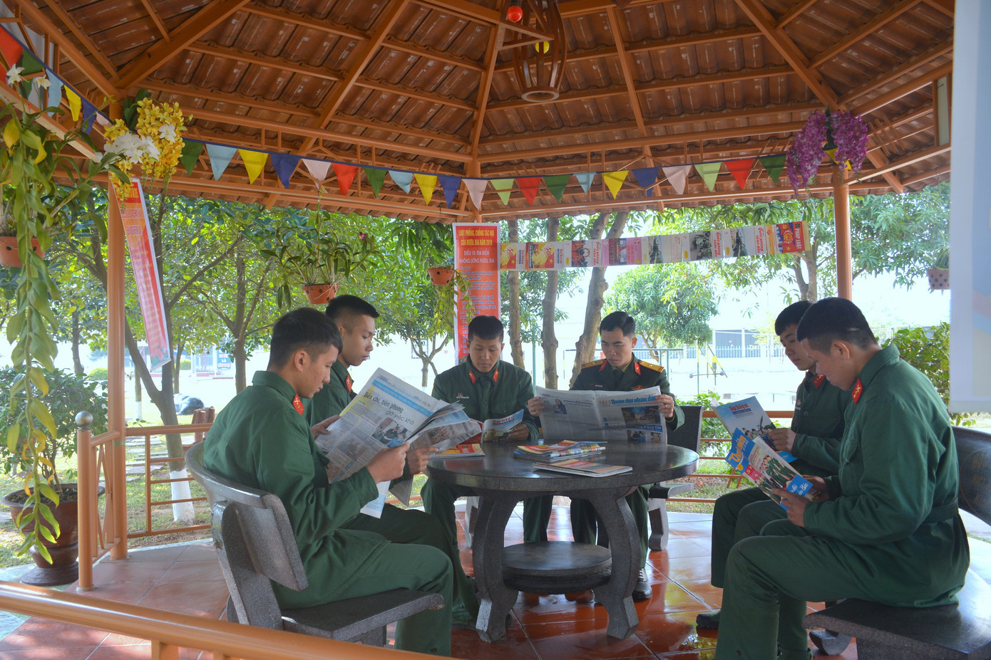 Thông qua các hoạt động thiết thực, trong đó có hoạt động PBGDPL, đã góp phần nâng cao ý thức tuân thủ pháp luật, kỷ luật của ĐVTN Lữ đoàn Pháo binh 164