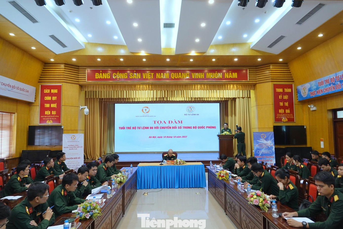 Quang cảnh tọa đàm