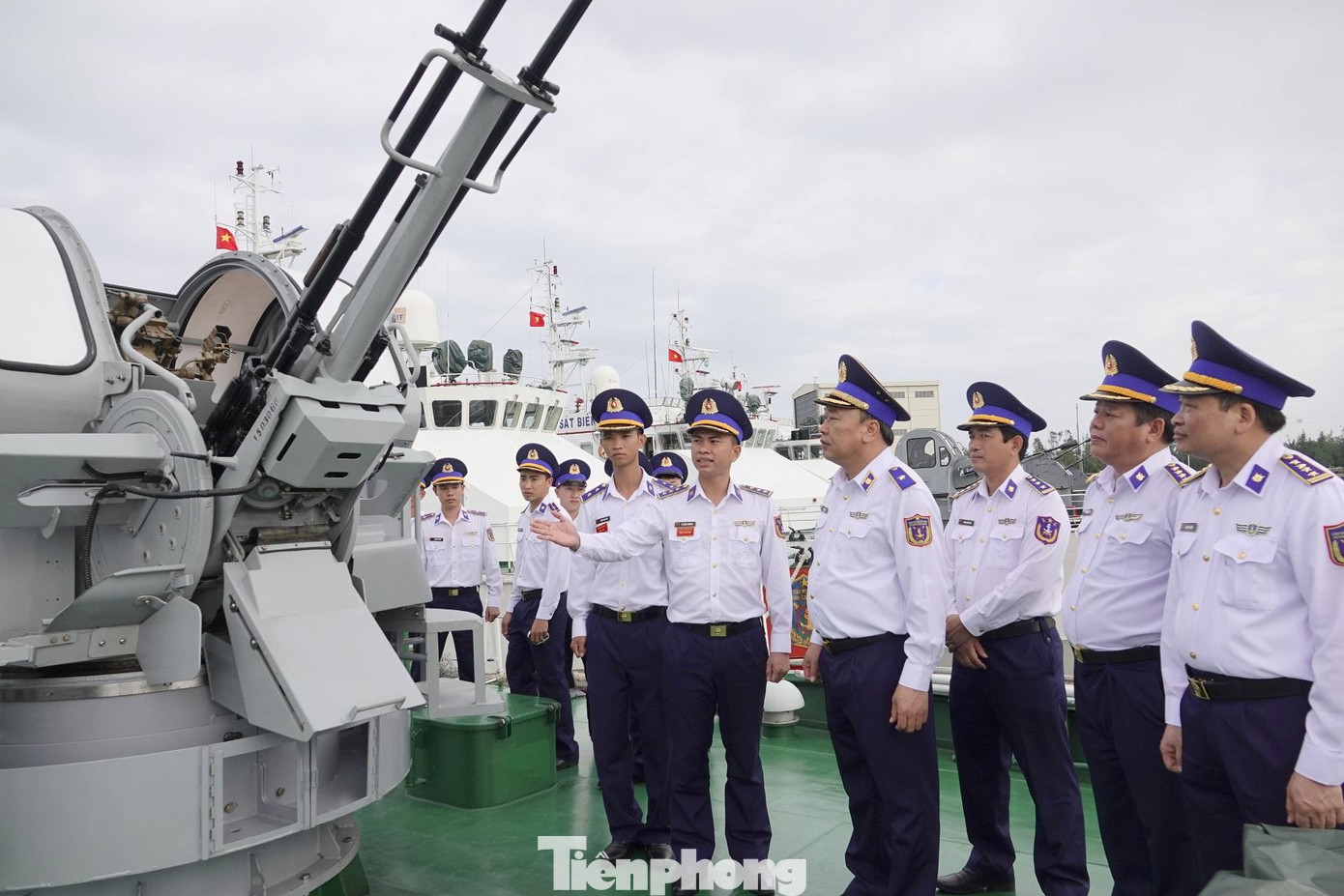 Lãnh đạo Bộ Tư lệnh Cảnh sát biển kiểm tra công tác sẵn sàng chiến đấu tại Vùng Cảnh sát biển 2, tháng 1/2022. Ảnh: Nguyễn Minh Lãnh đạo Bộ Tư lệnh Cảnh sát biển kiểm tra công tác sẵn sàng chiến đấu tại Vùng Cảnh sát biển 2, tháng 1/2022. Ảnh: Nguyễn Minh