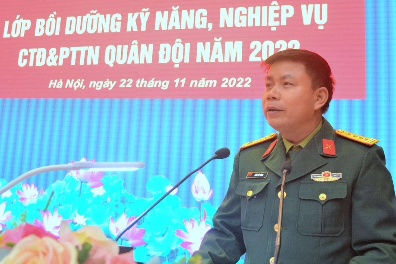 Đại tá Trần Viết Năng - Trưởng ban Thanh niên Quân đội phát biểu khai mạc Lớp bồi dưỡng Đại tá Trần Viết Năng - Trưởng ban Thanh niên Quân đội phát biểu khai mạc Lớp bồi dưỡng