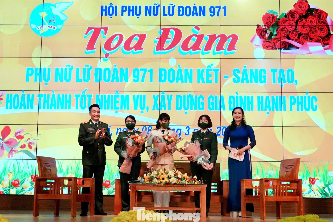 Theo Lữ đoàn 971, đây là diễn đàn bổ ích và lý thú để mỗi cán bộ, hội viên có dịp được giao lưu, học hỏi lẫn nhau, trình bày những quan điểm, hiểu biết và chính kiến của cá nhân về vinh dự, ý thức, trách nhiệm, vai trò của phụ nữ. Theo Lữ đoàn 971, đây là diễn đàn bổ ích và lý thú để mỗi cán bộ, hội viên có dịp được giao lưu, học hỏi lẫn nhau, trình bày những quan điểm, hiểu biết và chính kiến của cá nhân về vinh dự, ý thức, trách nhiệm, vai trò của phụ nữ.