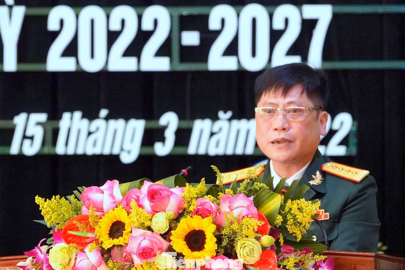 Đại tá Phạm Văn Dương - Bí thư Đảng ủy, Chính ủy Lữ đoàn 242 phát biểu chỉ đạo đại hội Đại tá Phạm Văn Dương - Bí thư Đảng ủy, Chính ủy Lữ đoàn 242 phát biểu chỉ đạo đại hội