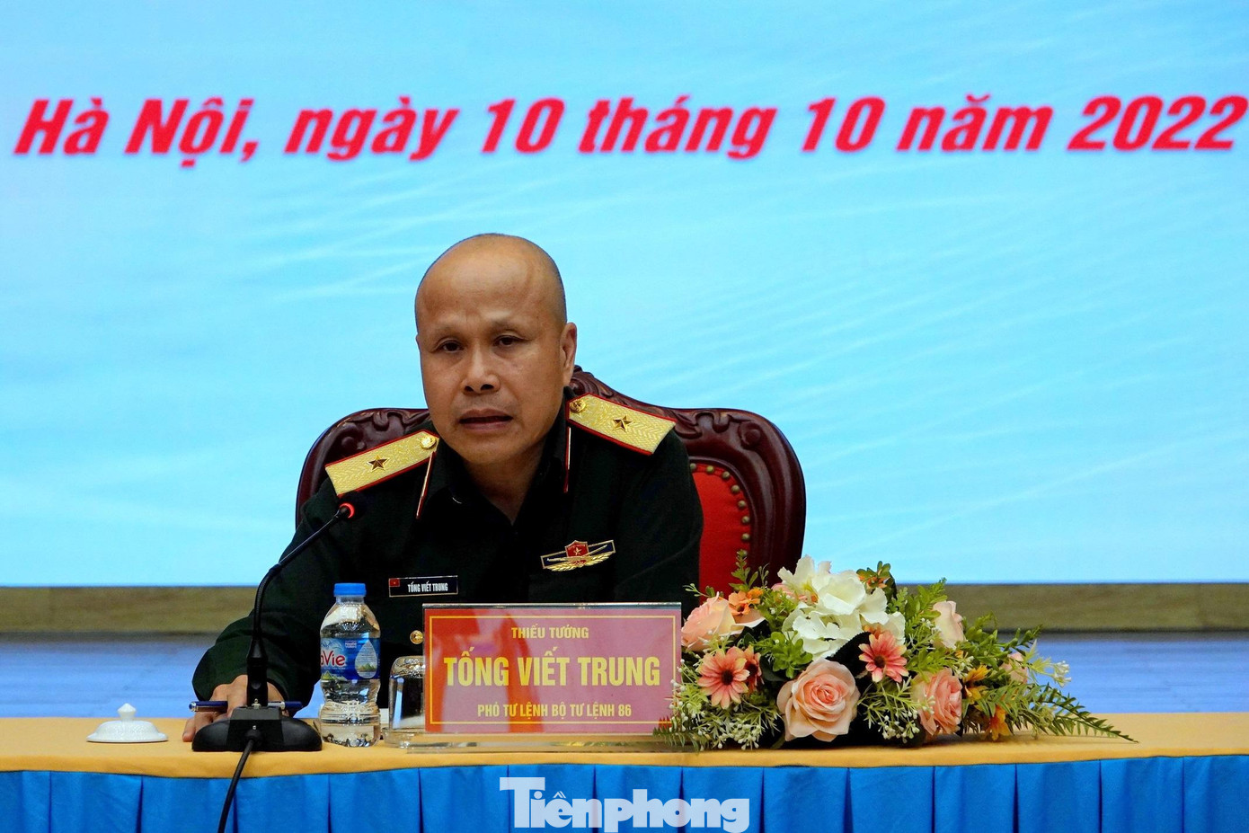 Thiếu tướng Tống Viết Trung - Phó Tư lệnh BTL 86 chủ trì cuộc tọa đàm, chiều 10/10. Ảnh: Nguyễn Minh