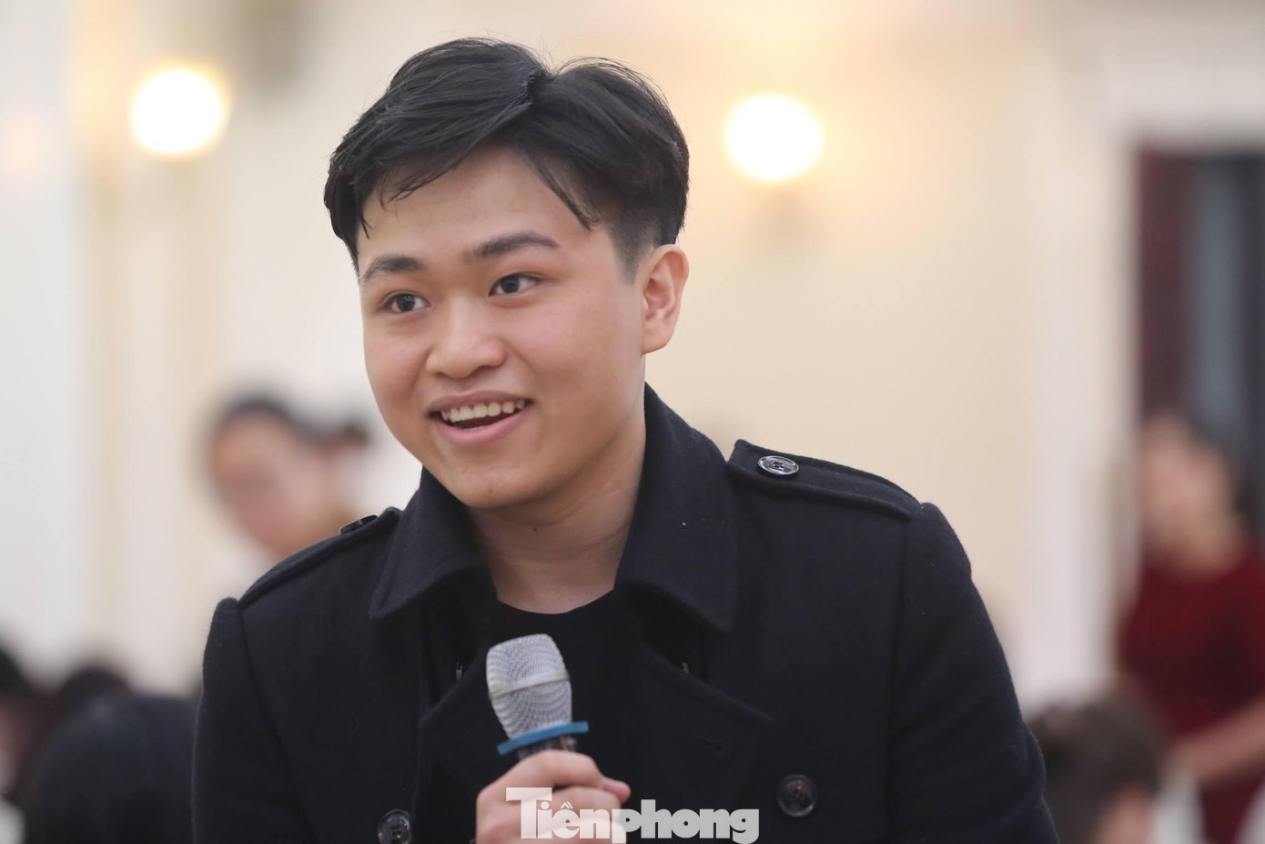 Với Gương mặt trẻ triển vọng Đồng Ngọc Hà (SN 2002, Khoa Sinh học, Đại học Khoa học Tự nhiên, ĐHQG Hà Nội) cho rằng, "Đam mê, sự ấm áp và không bỏ cuộc" là ba từ đã giúp Hà có được những thành công ban đầu như hiện nay. Với Gương mặt trẻ triển vọng Đồng Ngọc Hà (SN 2002, Khoa Sinh học, Đại học Khoa học Tự nhiên, ĐHQG Hà Nội) cho rằng, "Đam mê, sự ấm áp và không bỏ cuộc" là ba từ đã giúp Hà có được những thành công ban đầu như hiện nay.