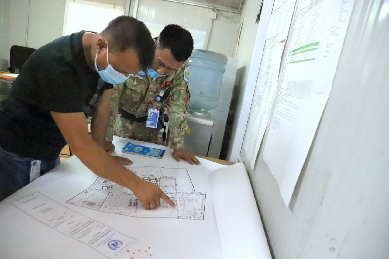 Bàn thảo phương án trước khi đi trinh sát thực địa Bàn thảo phương án trước khi đi trinh sát thực địa