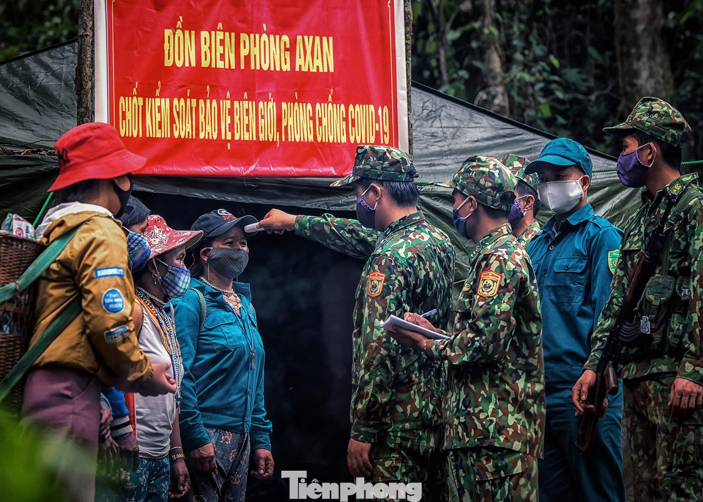 Trong tham gia phòng chống dịch COVID-19, đã vận động 938.952 hộ, 5.454 chủ phương tiện ký cam kết không xuất nhập cảnh và tiếp tay xuất nhập cảnh trái phép; ngăn chặn, xử lý 42.204 đối tượng xuất nhập cảnh trái phép; trao tặng, cấp phát trên 1 triệu khẩu trang, hơn 300 nghìn lọ nước sát khuẩn, trên 100 nghìn bộ quần áo bảo hộ; tổ chức nhắn hơn 30 nghìn tin ủng Quỹ phòng, chống dịch COVID-19.