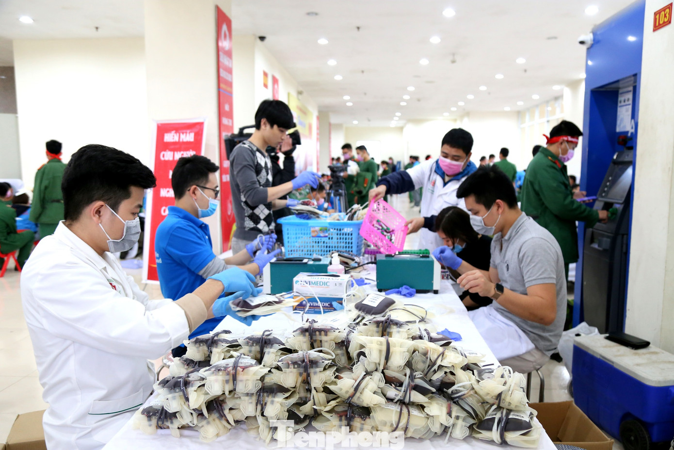 Thành công của các chiến dịch hiến máu tình nguyện có sự đóng góp rất hiệu quả của cán bộ, ĐVTN Bệnh viện Trung ương Quân đội 108. Ảnh: Nguyễn Minh Thành công của các chiến dịch hiến máu tình nguyện có sự đóng góp rất hiệu quả của cán bộ, ĐVTN Bệnh viện Trung ương Quân đội 108. Ảnh: Nguyễn Minh