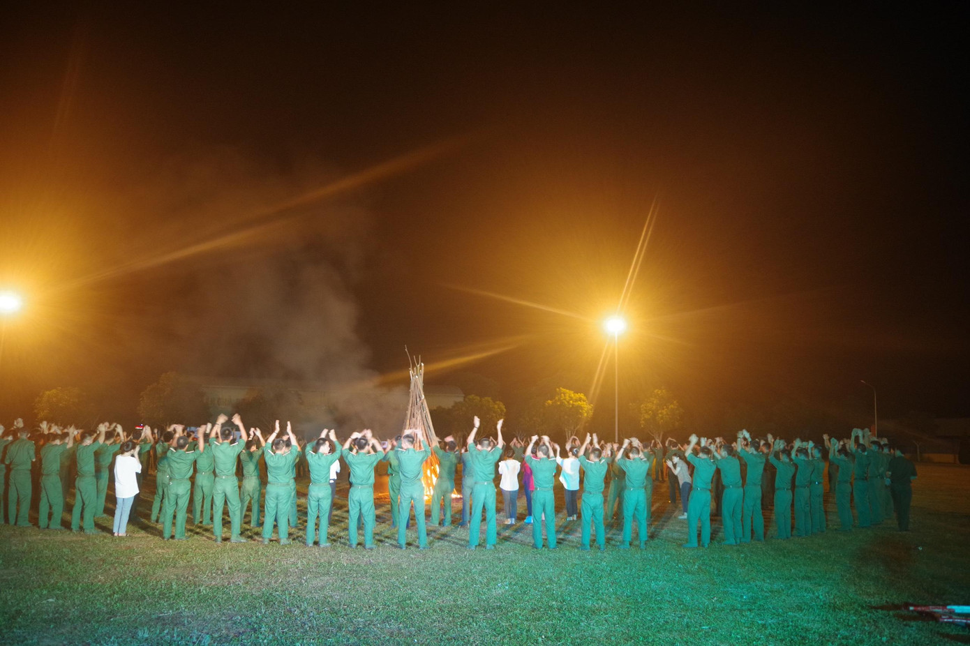 Trước đó, tối 23/5, đã diễn ra nhiều hoạt động văn hóa, văn nghệ sôi nổi của tuổi trẻ Lữ đoàn chào mừng đại hội