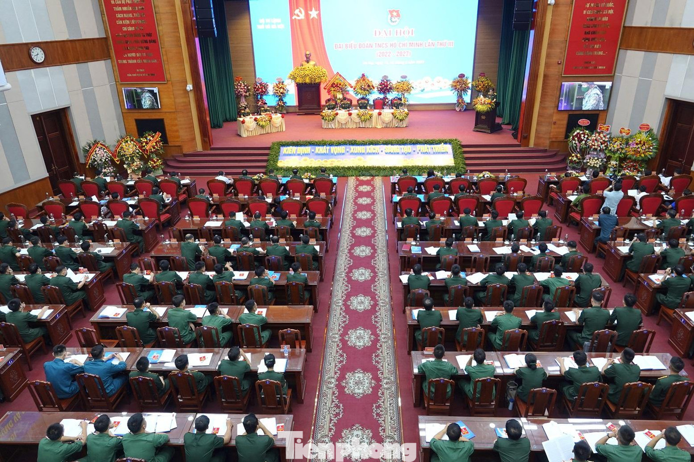 Với khẩu hiệu hành động “Kiên định, khát vọng, xung kích, sáng tạo, phát triển”, ĐH xác định 2 khâu đột phá trong giai đoạn 2022-2027: Xây dựng đội ngũ cán bộ, ĐVTN với những phẩm chất tiêu biểu “Trung thành, trí tuệ, sáng tạo, văn minh”; Xung kích nâng cao chất lượng huấn luyện, sẵn sàng chiến đấu, xây dựng nền nếp chính quy, chấp hành pháp luật, kỷ luật và đảm bảo an toàn. Với khẩu hiệu hành động “Kiên định, khát vọng, xung kích, sáng tạo, phát triển”, ĐH xác định 2 khâu đột phá trong giai đoạn 2022-2027: Xây dựng đội ngũ cán bộ, ĐVTN với những phẩm chất tiêu biểu “Trung thành, trí tuệ, sáng tạo, văn minh”; Xung kích nâng cao chất lượng huấn luyện, sẵn sàng chiến đấu, xây dựng nền nếp chính quy, chấp hành pháp luật, kỷ luật và đảm bảo an toàn.