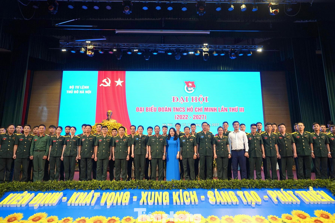 100% Đoàn cơ sở tham gia phong trào “Tuổi trẻ sáng tạo”; hàng năm tổ chức Đoàn 3 cấp có ít nhất 2 sáng kiến, tổ chức Đoàn 2 cấp có ít nhất 1 sáng kiến cải tiến kỹ thuật được áp dụng, được hội đồng thẩm định cấp cơ sở trở lên công nhận. 100% Đoàn cơ sở tham gia phong trào “Tuổi trẻ sáng tạo”; hàng năm tổ chức Đoàn 3 cấp có ít nhất 2 sáng kiến, tổ chức Đoàn 2 cấp có ít nhất 1 sáng kiến cải tiến kỹ thuật được áp dụng, được hội đồng thẩm định cấp cơ sở trở lên công nhận.