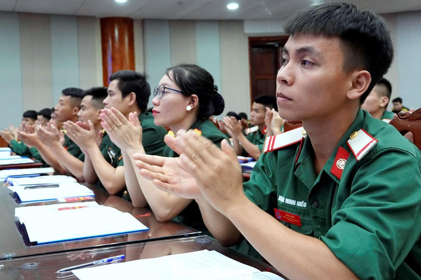 Trong số 168 đại biểu tham gia ĐH, có 16 đại biểu nữ; 112 đại biểu là đảng viên, 56 đại biểu là đoàn viên; 89 đại biểu là Bí thư, Phó Bí thư, ủy viên BCH Đoàn các cấp; độ tuổi trung bình của đại biểu là 28,2 tuổi, đại biểu trẻ nhất 19 tuổi. Ảnh: Nguyễn Minh Trong số 168 đại biểu tham gia ĐH, có 16 đại biểu nữ; 112 đại biểu là đảng viên, 56 đại biểu là đoàn viên; 89 đại biểu là Bí thư, Phó Bí thư, ủy viên BCH Đoàn các cấp; độ tuổi trung bình của đại biểu là 28,2 tuổi, đại biểu trẻ nhất 19 tuổi. Ảnh: Nguyễn Minh