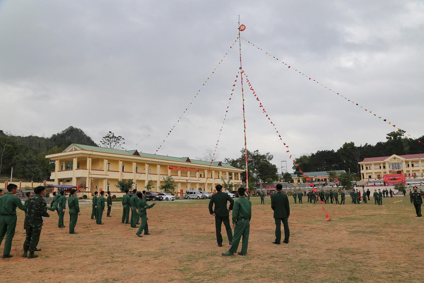 Thi ném còn Thi ném còn