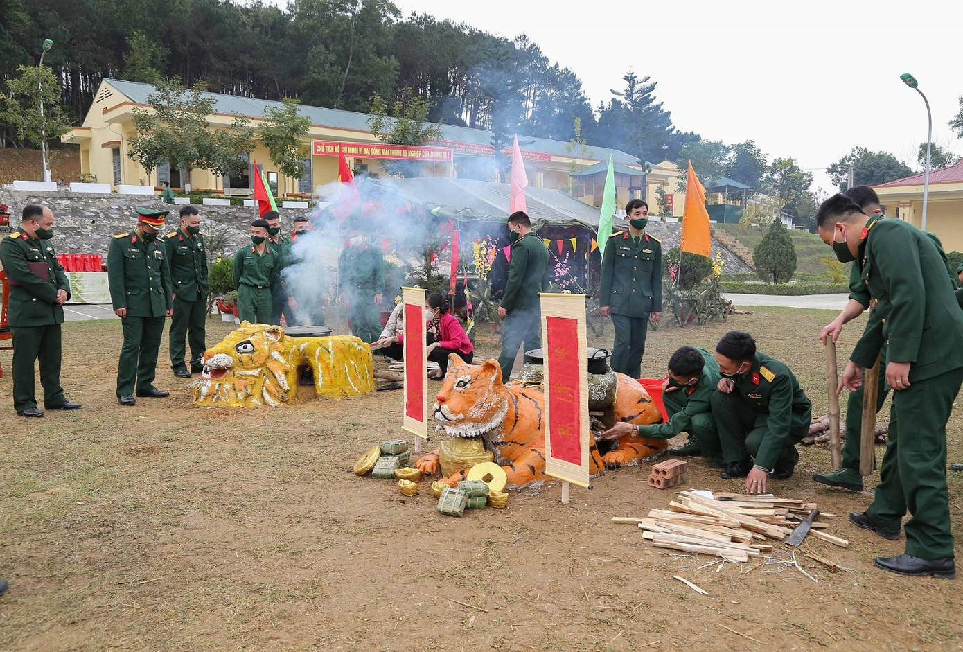 Thi nấu bánh chưng Thi nấu bánh chưng