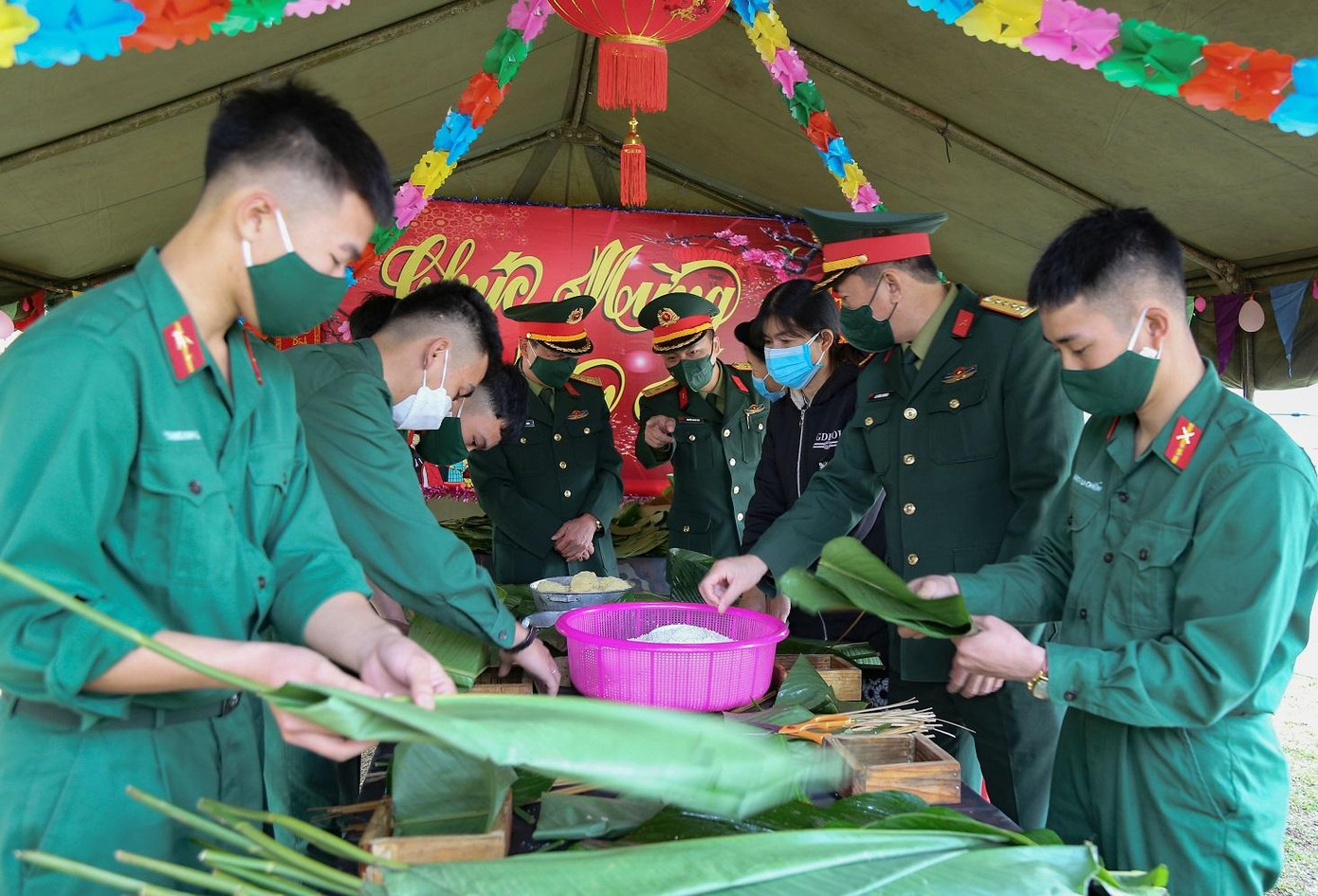 Thi gói bánh chưng Thi gói bánh chưng