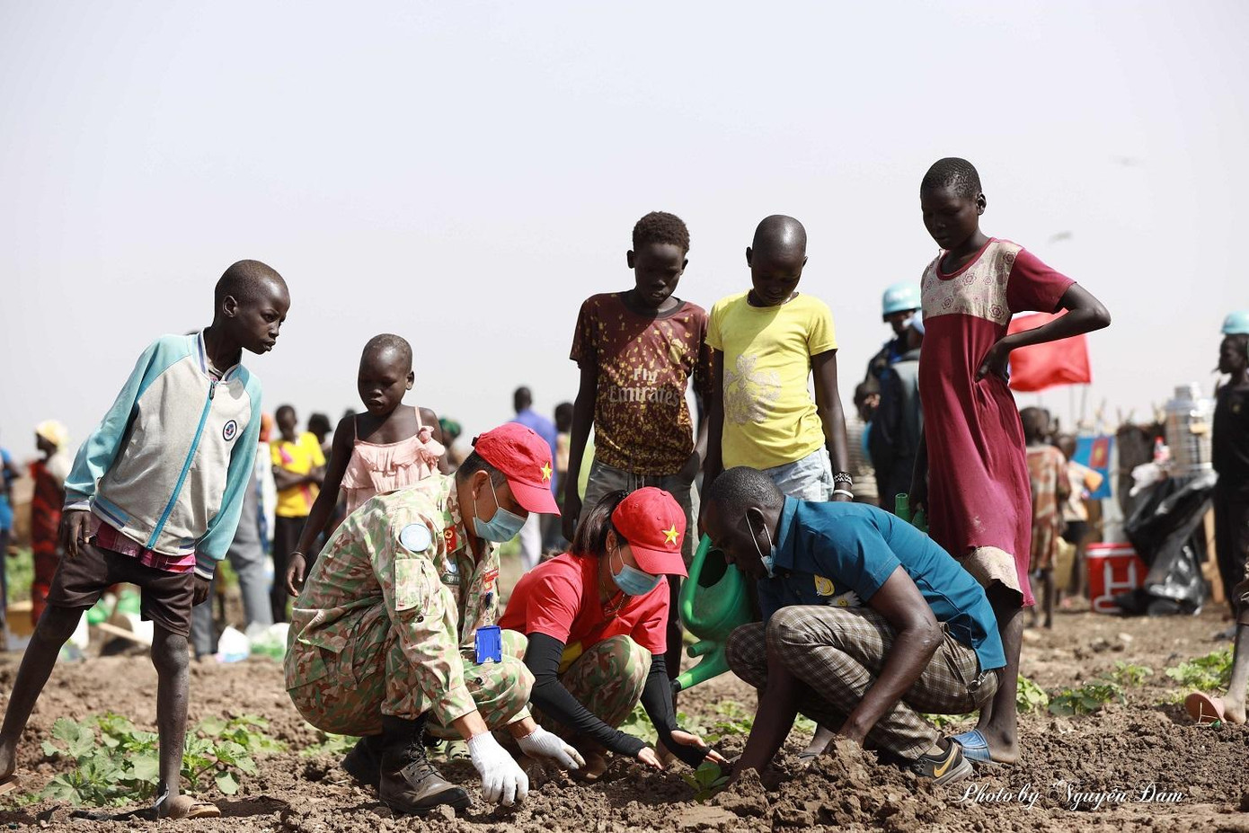 Tuy nhiệm kì tại phái bộ UNMISS của BVDC 2.3 Việt Nam sắp kết thúc, nhưng ngoài công tác chuyên môn y tế, với khát khao cống hiến, chung tay để cuộc sống con người nơi đây đỡ nhọc nhằn, BVDC 2.3 vẫn tiếp nối tinh thần của những người lính mũ nồi xanh Việt Nam, với niềm tin và hy vọng mảnh đất Bentiu ngày càng xanh và tươi đẹp hơn.