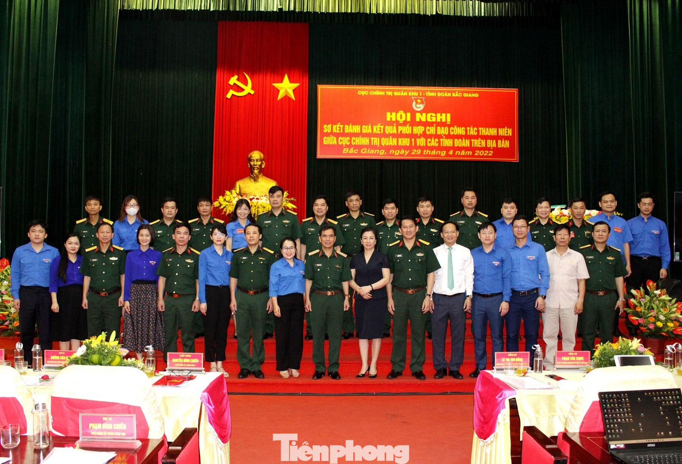 Các đại biểu dự hội nghị Các đại biểu dự hội nghị