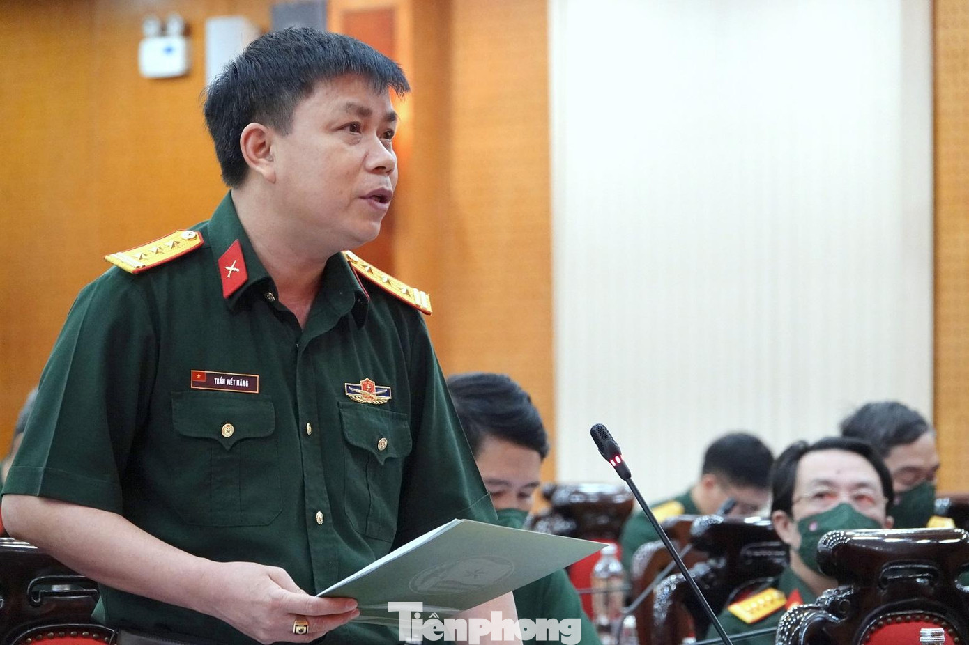 Thượng tá Trần Viết Năng, Trưởng ban Thanh niên Quân đội báo cáo tại hội nghị