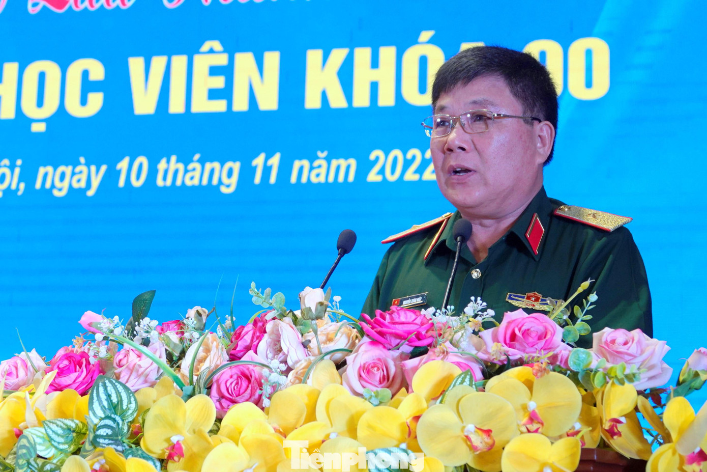 Thiếu tướng Nguyễn Xuân Điệp - Phó Chính ủy Trường SQLQ1 phát biểu giao lưu với các học viên mới. Ảnh: Nguyễn Minh