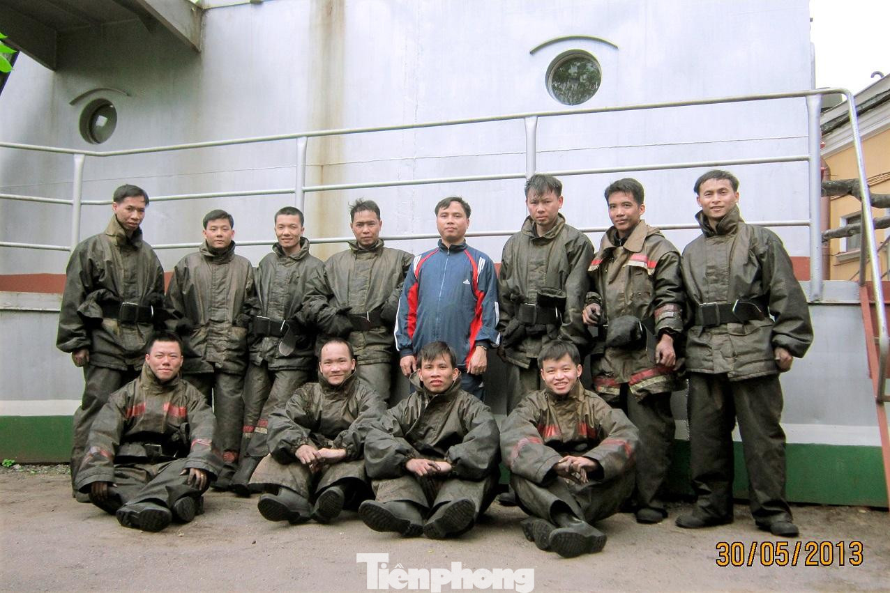 Phút giải lao sau giờ huấn luyện thực hành chống cháy Phút giải lao sau giờ huấn luyện thực hành chống cháy